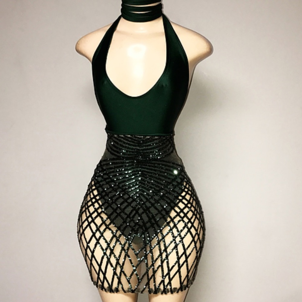 2 piece professionally designed by GecheEscvar .